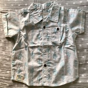 Short sleeve button down shirt. 🌵